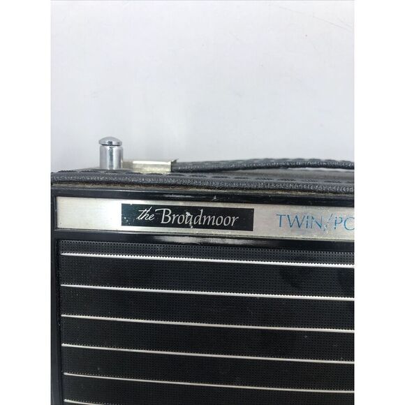 Broadmoor Radio  Model P206 for parts/ display. Nostalgic. Not Working. Rare - Picture 5 of 8